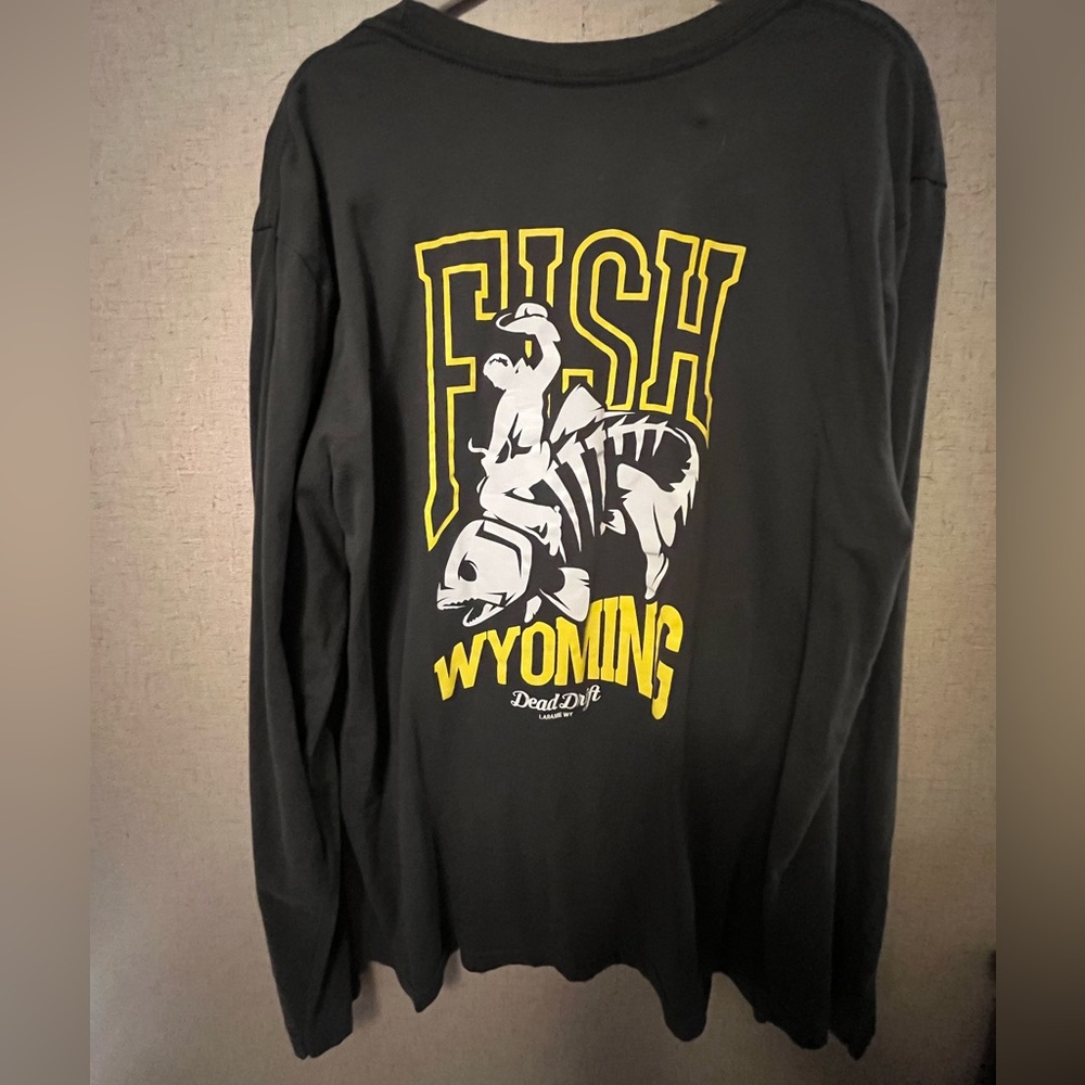 Dead Drift Fly Fishing Wyoming Cowboy Gray Long Sleeve Cotton Tee Men’s Large